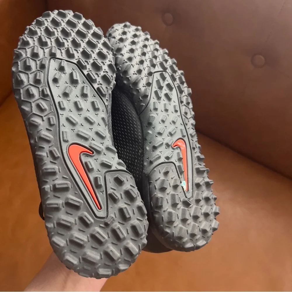 NIKE PHANTOM GT II ACADEMY TF Size 5Y Youth Soccer Athletic Shoes Black Gray